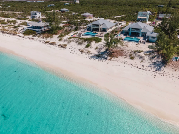 Luxurious Beachfront Villa in Little Exuma - 4-Bedroom Getaway